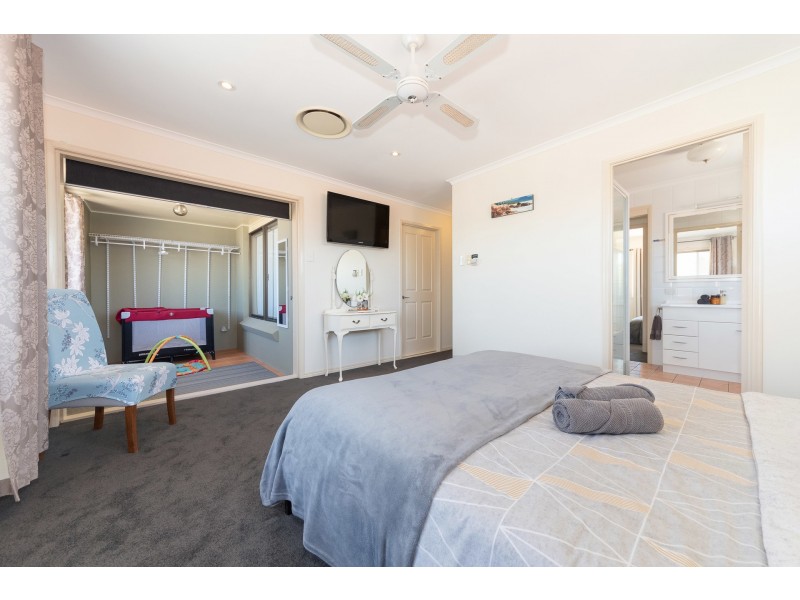 7 Anemone Avenue, Hollywell QLD 4216