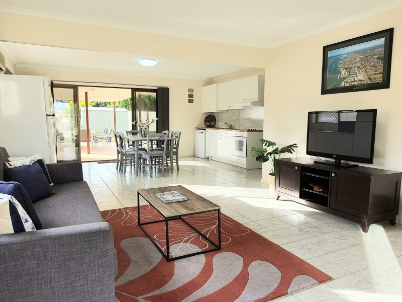 7 Anemone Avenue, Hollywell QLD 4216