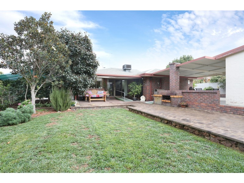 39 Scenic Drive, Maida Vale WA 6057