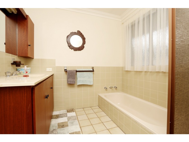 39 Scenic Drive, Maida Vale WA 6057