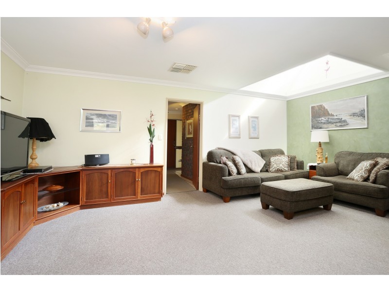 39 Scenic Drive, Maida Vale WA 6057