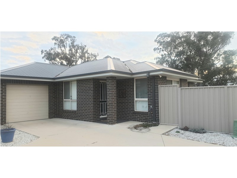 2/24 Emmaville Street, Orange NSW 2800