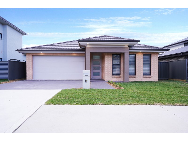 124 Bushranger Parade, Calderwood NSW 2527