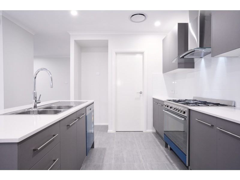 124 Bushranger Parade, Calderwood NSW 2527