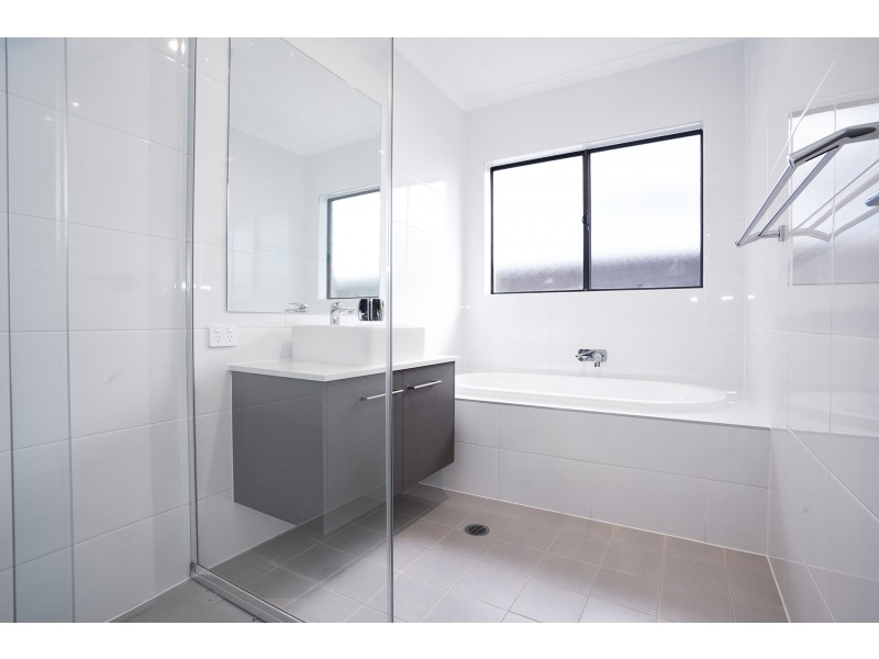 124 Bushranger Parade, Calderwood NSW 2527