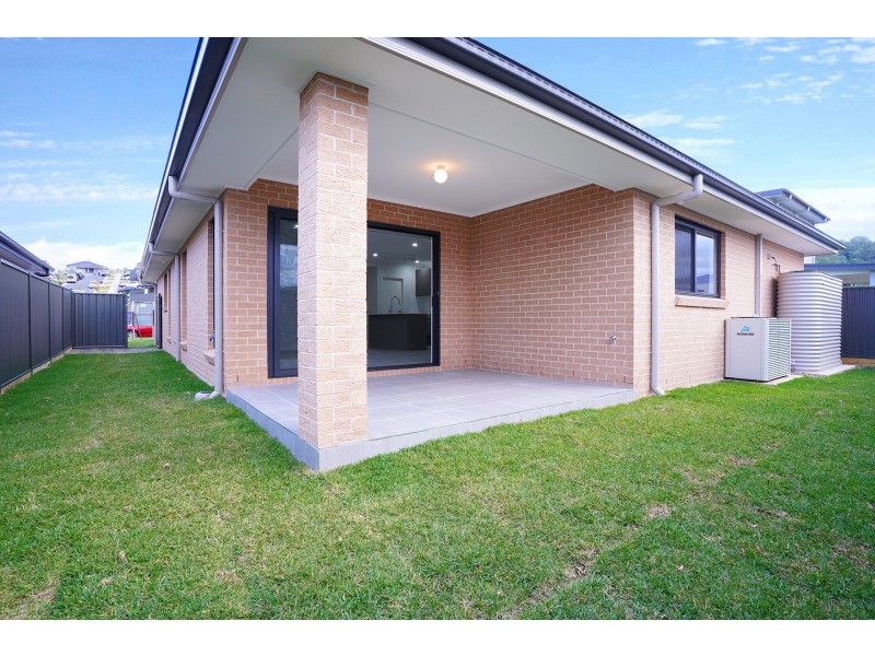 124 Bushranger Parade, Calderwood NSW 2527