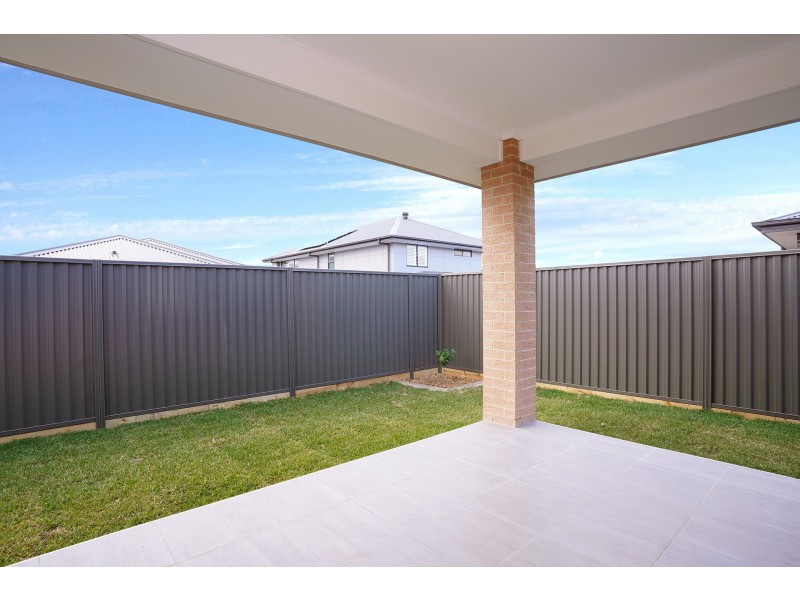 124 Bushranger Parade, Calderwood NSW 2527