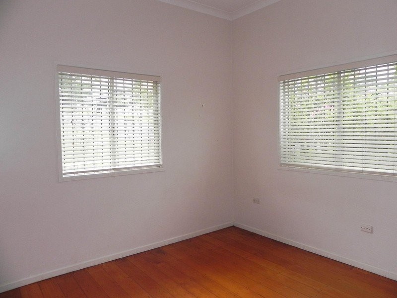 12 Seventh Avenue, Windsor QLD 4030