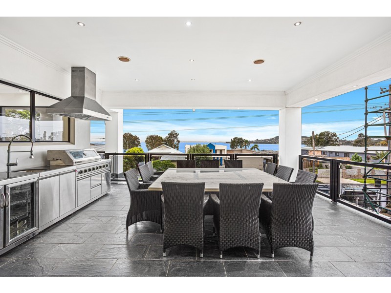 100 The Boulevarde, Oak Flats NSW 2529