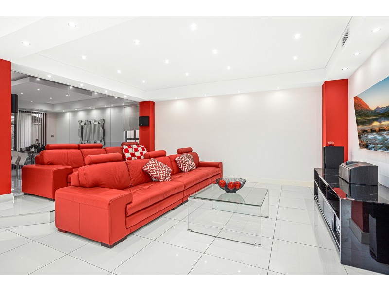 100 The Boulevarde, Oak Flats NSW 2529