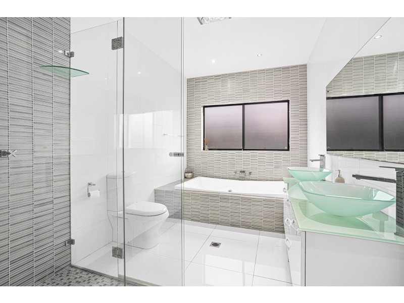 100 The Boulevarde, Oak Flats NSW 2529