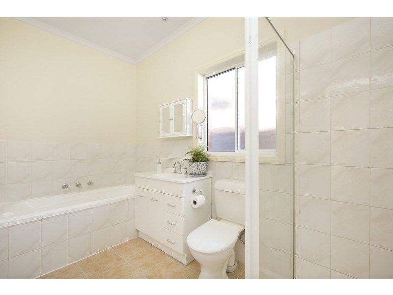 17A Leith Crescent, Hampton East VIC 3188