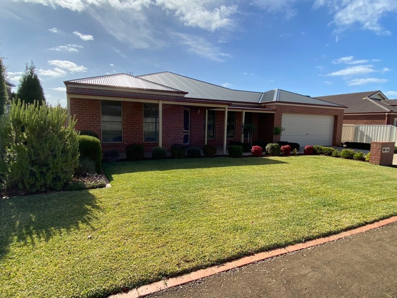 18 Dowker Street, Epsom VIC 3551