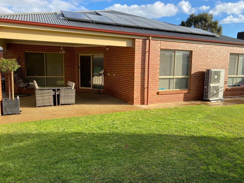 18 Dowker Street, Epsom VIC 3551