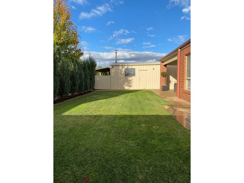 18 Dowker Street, Epsom VIC 3551