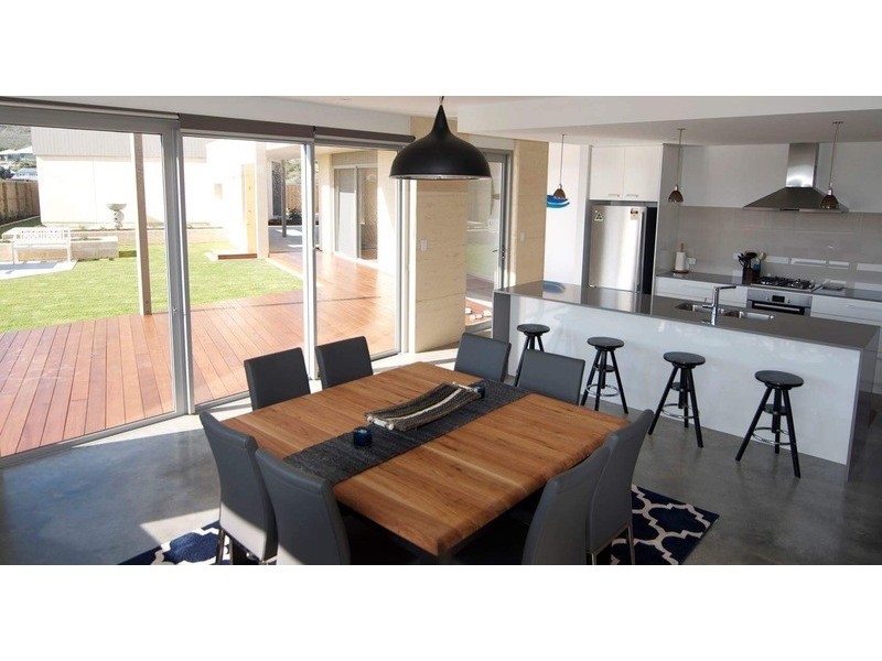 15 Marmaduke Point Rd, Gnarabup WA 6285