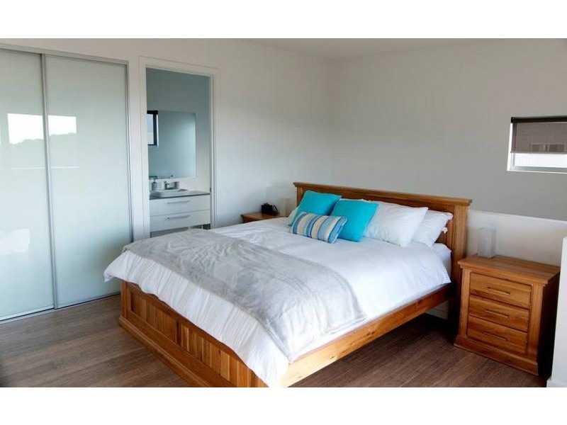 15 Marmaduke Point Rd, Gnarabup WA 6285