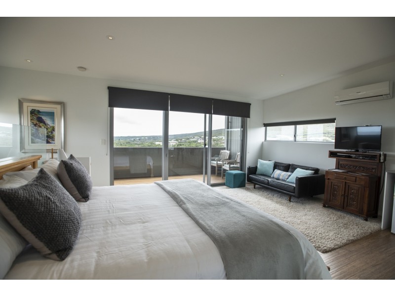 15 Marmaduke Point Rd, Gnarabup WA 6285