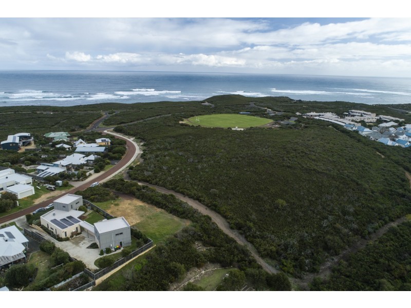 15 Marmaduke Point Rd, Gnarabup WA 6285