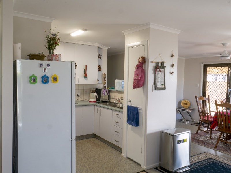 27 Riethmuller Street, Kearneys Spring QLD 4350