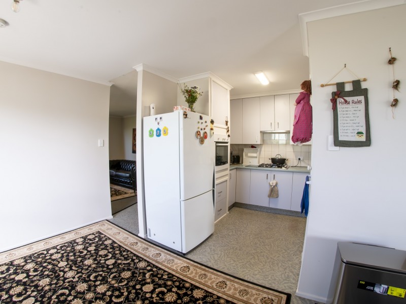 27 Riethmuller Street, Kearneys Spring QLD 4350