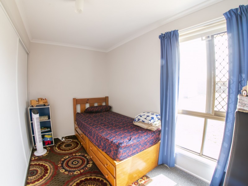 27 Riethmuller Street, Kearneys Spring QLD 4350