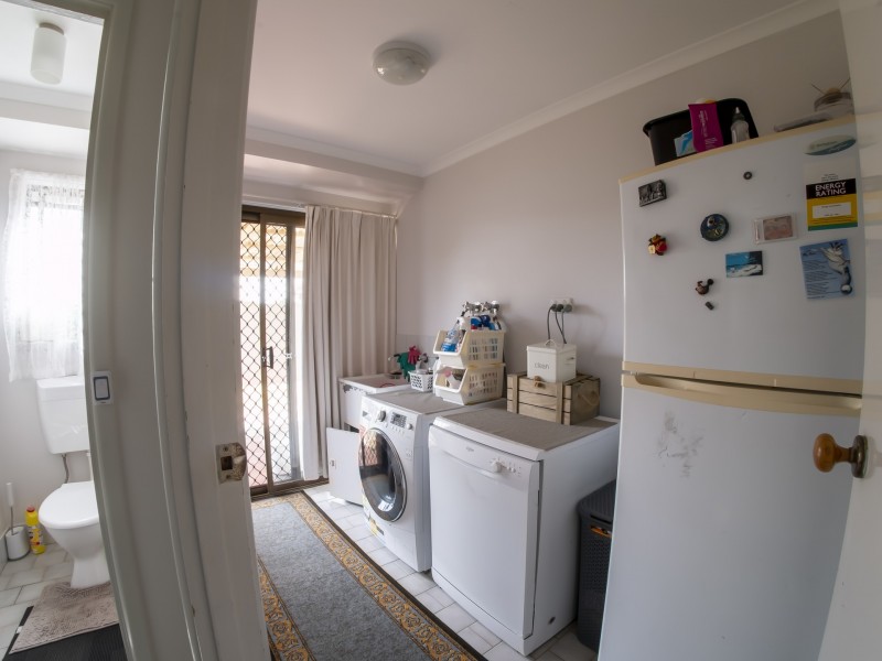 27 Riethmuller Street, Kearneys Spring QLD 4350