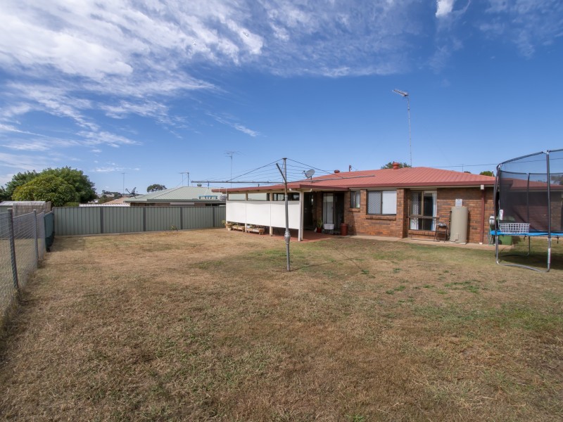 27 Riethmuller Street, Kearneys Spring QLD 4350