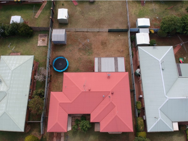 27 Riethmuller Street, Kearneys Spring QLD 4350