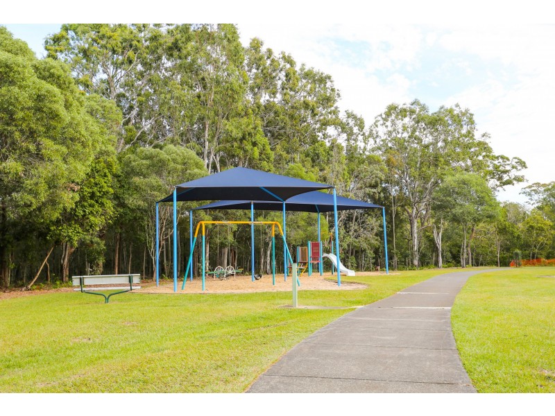 32 Pinelands Circuit, Redland Bay QLD 4165