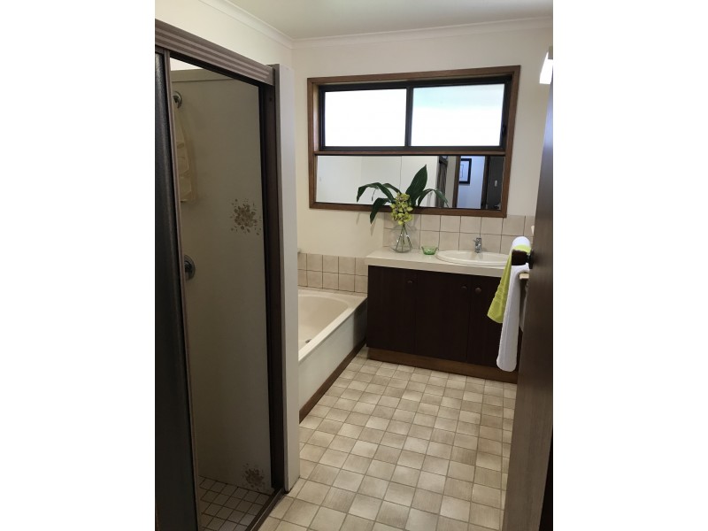 2 Timbarra Drive, Golden Square VIC 3555