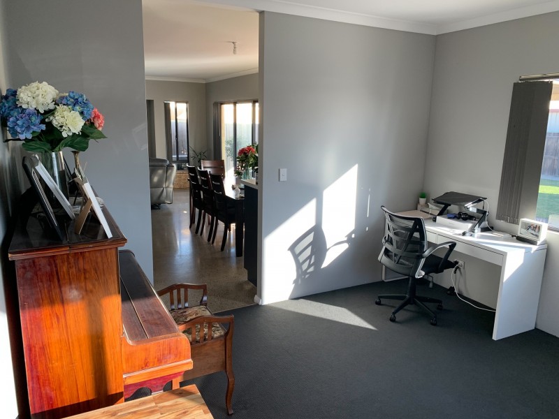 136 Macquarie Drive, Australind WA 6233