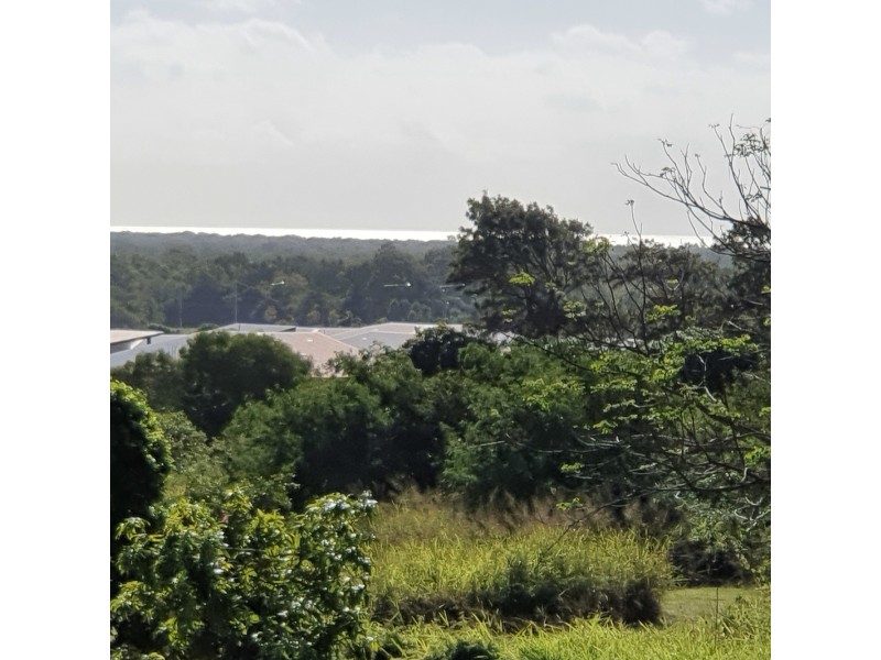 7 Port Clinton Avenue, Pacific Heights QLD 4703