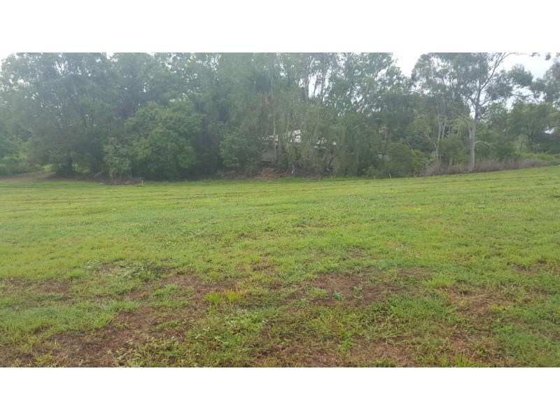 7 Port Clinton Avenue, Pacific Heights QLD 4703