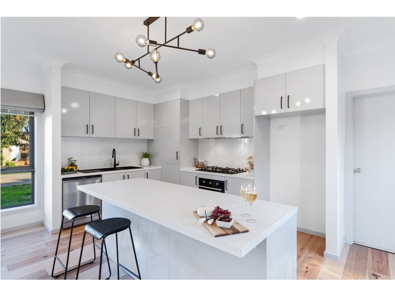 2 Lustre Close, Epping VIC 3076