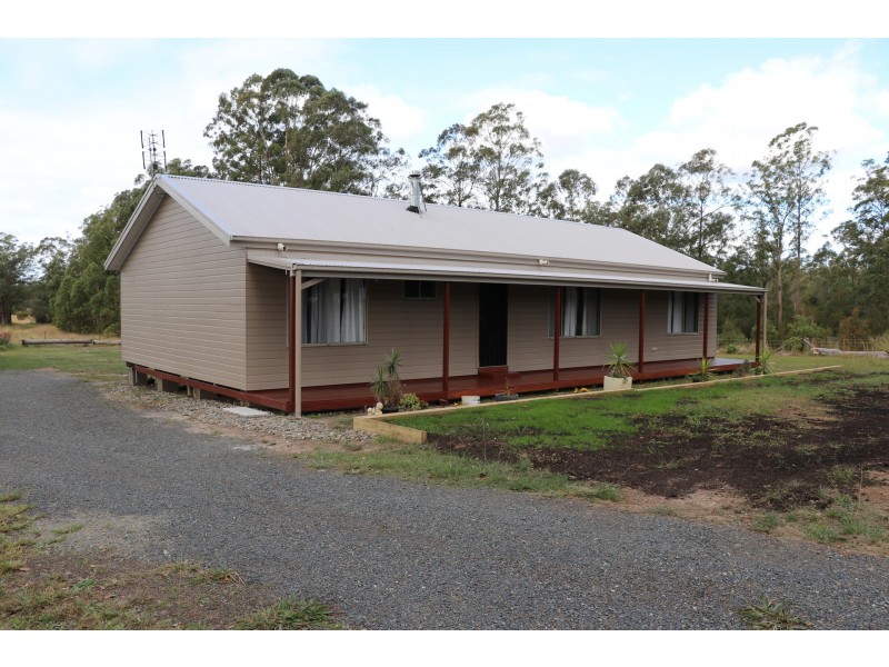 4 Frederick Dyson Close, Yarravel NSW 2440