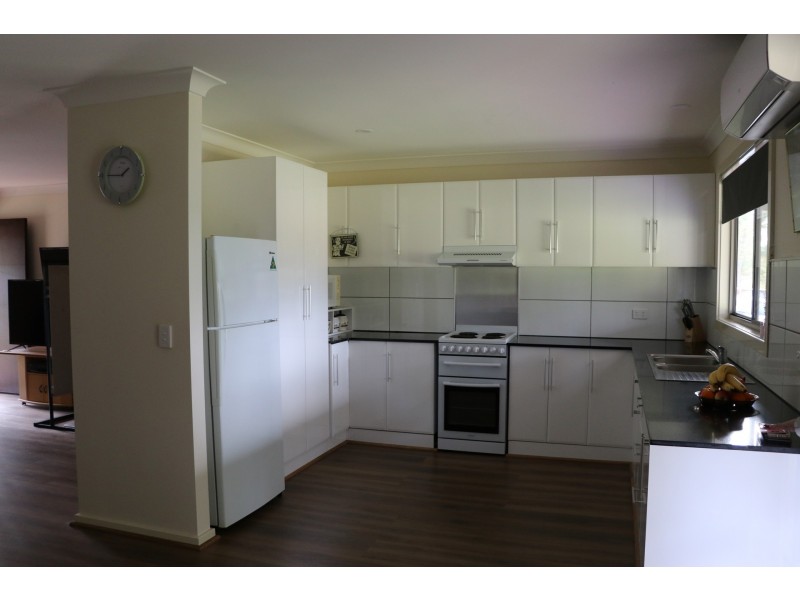 4 Frederick Dyson Close, Yarravel NSW 2440