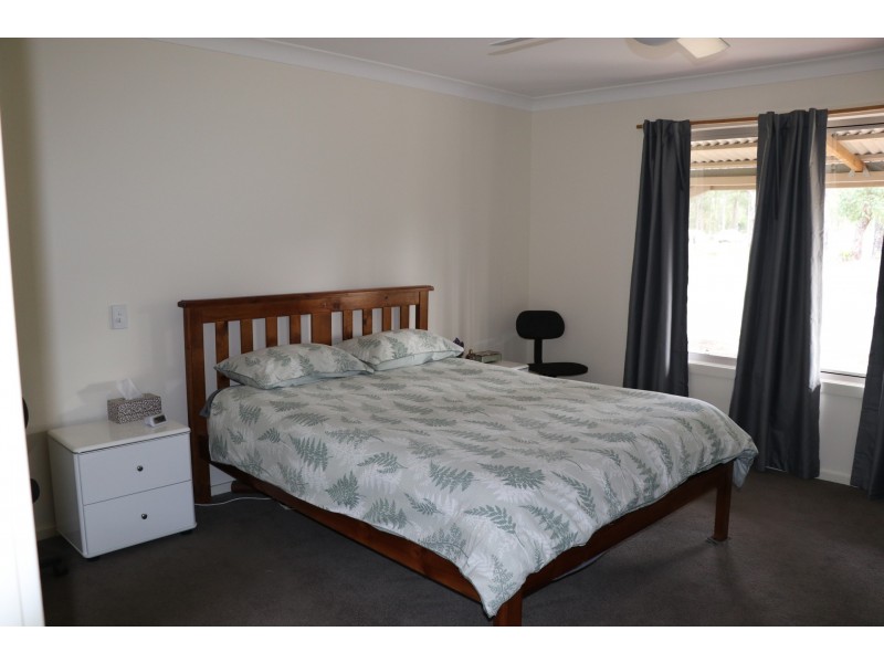 4 Frederick Dyson Close, Yarravel NSW 2440