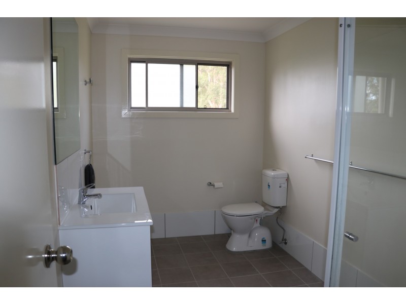 4 Frederick Dyson Close, Yarravel NSW 2440