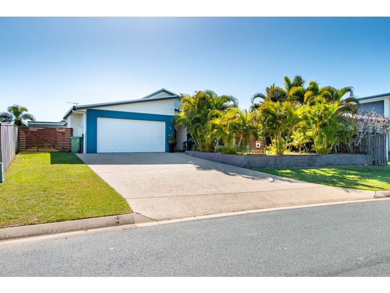 24 Miami Terrace, Blacks Beach QLD 4740