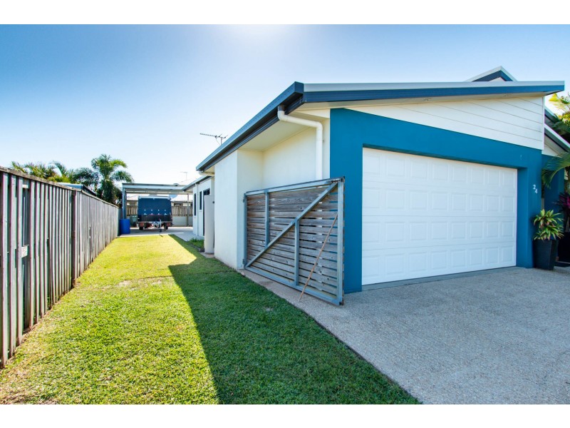 24 Miami Terrace, Blacks Beach QLD 4740