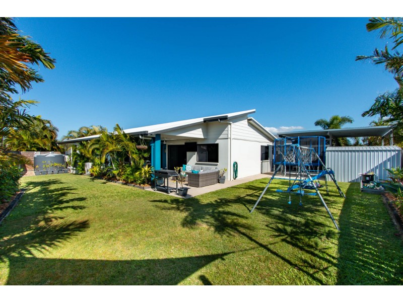 24 Miami Terrace, Blacks Beach QLD 4740