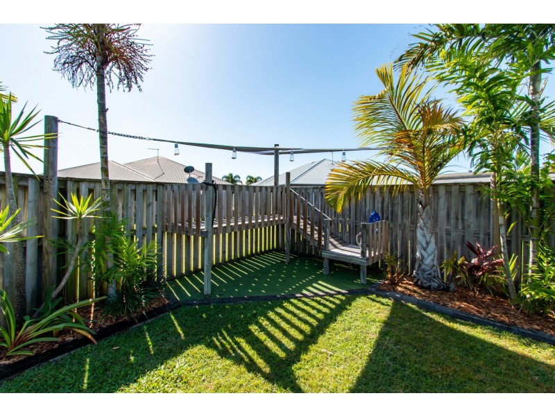 24 Miami Terrace, Blacks Beach QLD 4740