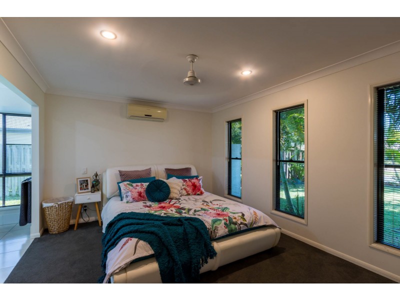 24 Miami Terrace, Blacks Beach QLD 4740