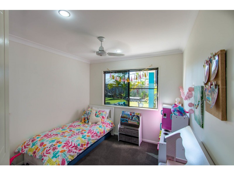 24 Miami Terrace, Blacks Beach QLD 4740