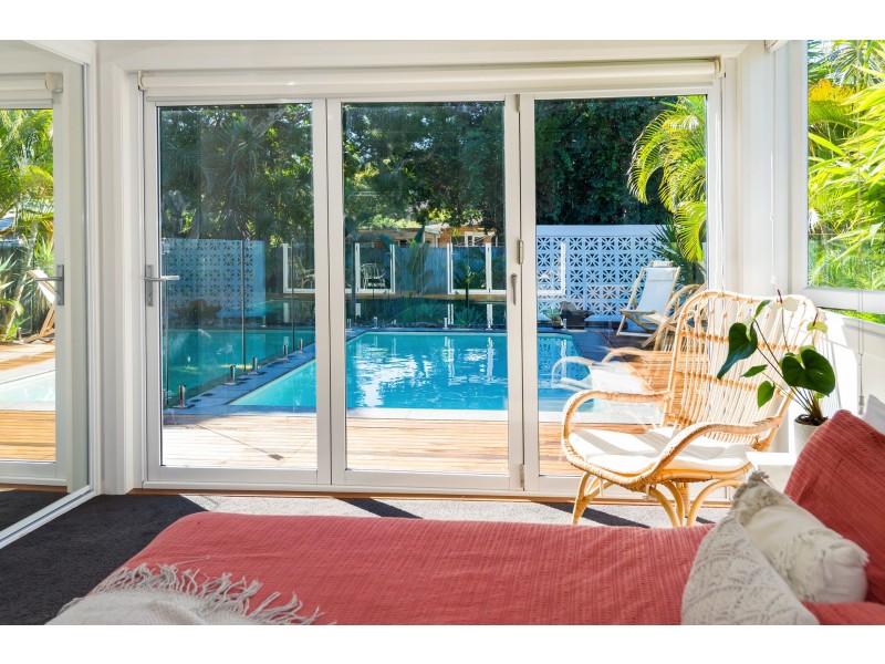 14 Riverside Drive, Currumbin Waters QLD 4223