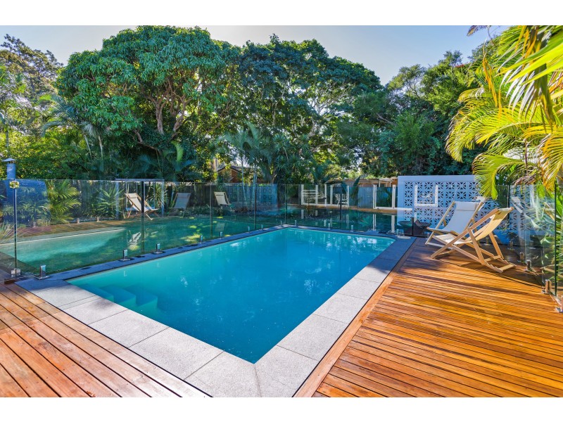 14 Riverside Drive, Currumbin Waters QLD 4223