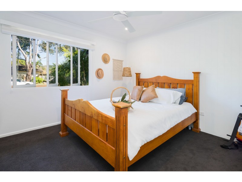 14 Riverside Drive, Currumbin Waters QLD 4223