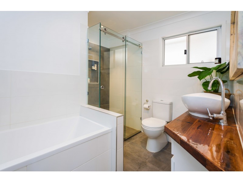 14 Riverside Drive, Currumbin Waters QLD 4223