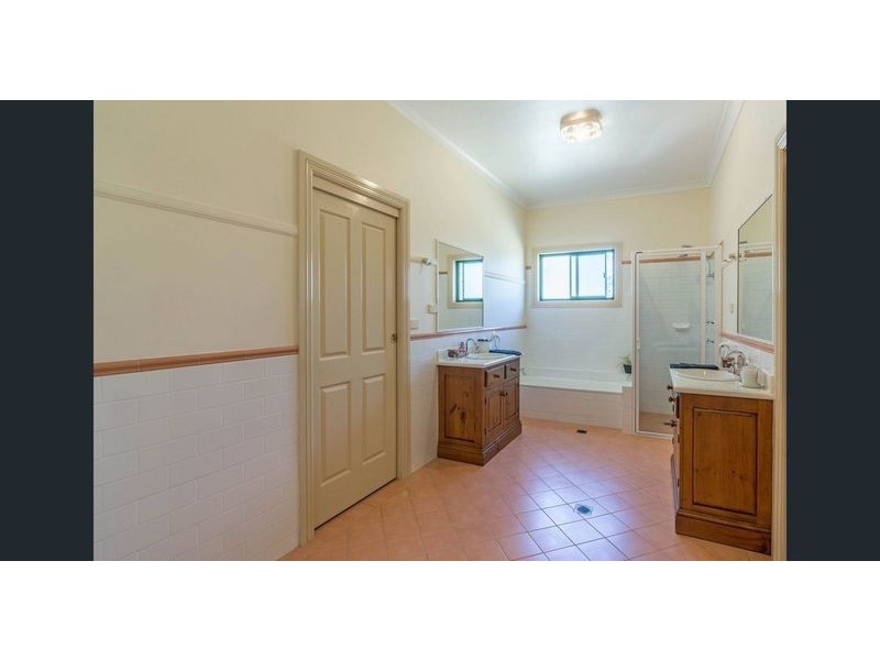 129 Emu Swamp Road, Lucknow NSW 2800